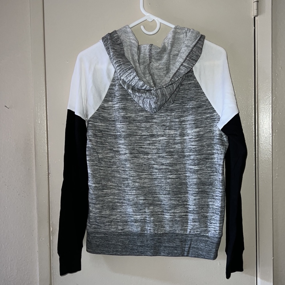 🌼SELLING IN BUNDLE ONLY🌼VS Pink Full Zipper Sweater 🌹 - Picture 3 of 7